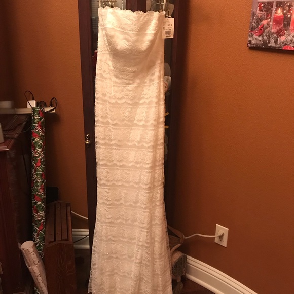 Wedding Dress - Picture 2 of 5